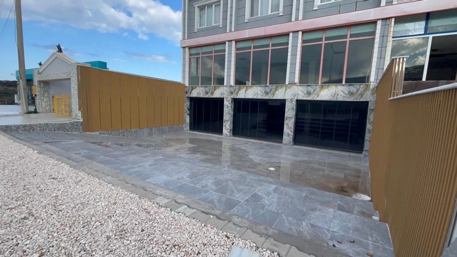 Mordoğan Ana Cadde Üzeri 300 m² Ticari Alan