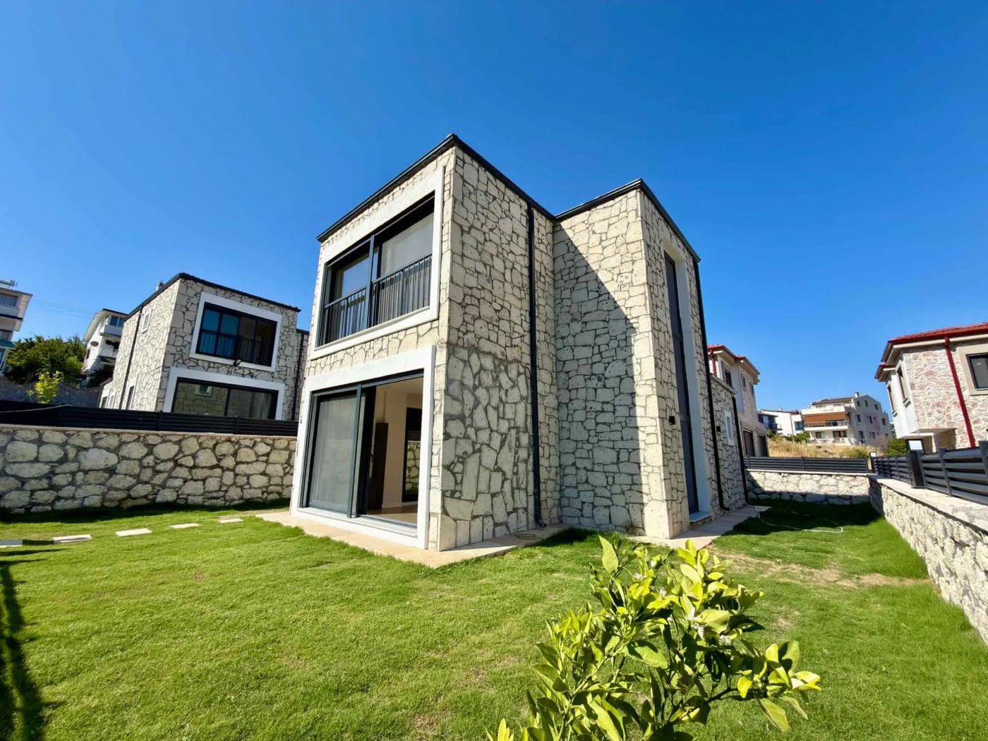 Denize 200 m Özel Tasarım 3+1 Taş Villa, fotoğraf 1