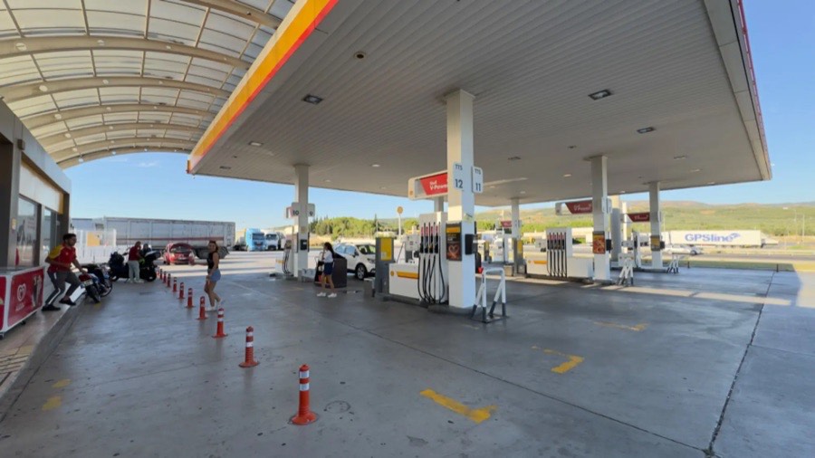 Akhisar-Balıkesir Yolu Üzerinde Aktif Shell Akaryakıt İstasyonu